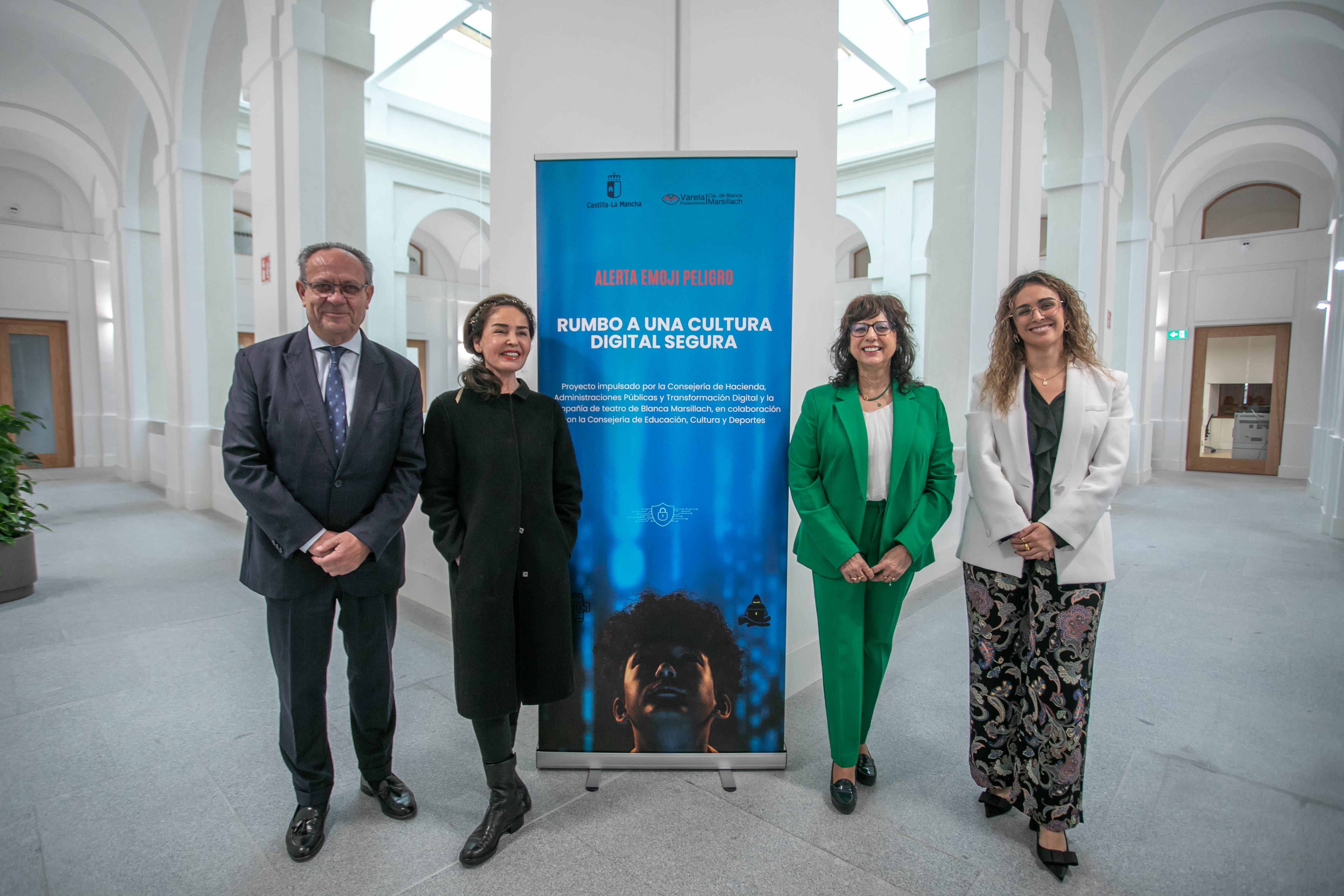 Alerta, Emoji Peligroso-Protege tu mundo digital