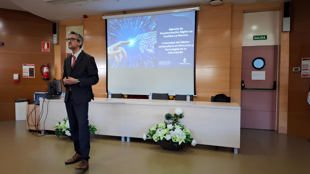 II FORO MASTER UNIVERSITARIO DIRECCIÓN ESTRATEGICA DE LA INFORMACIÓN UCLM TALAVERA DE LA REINA 